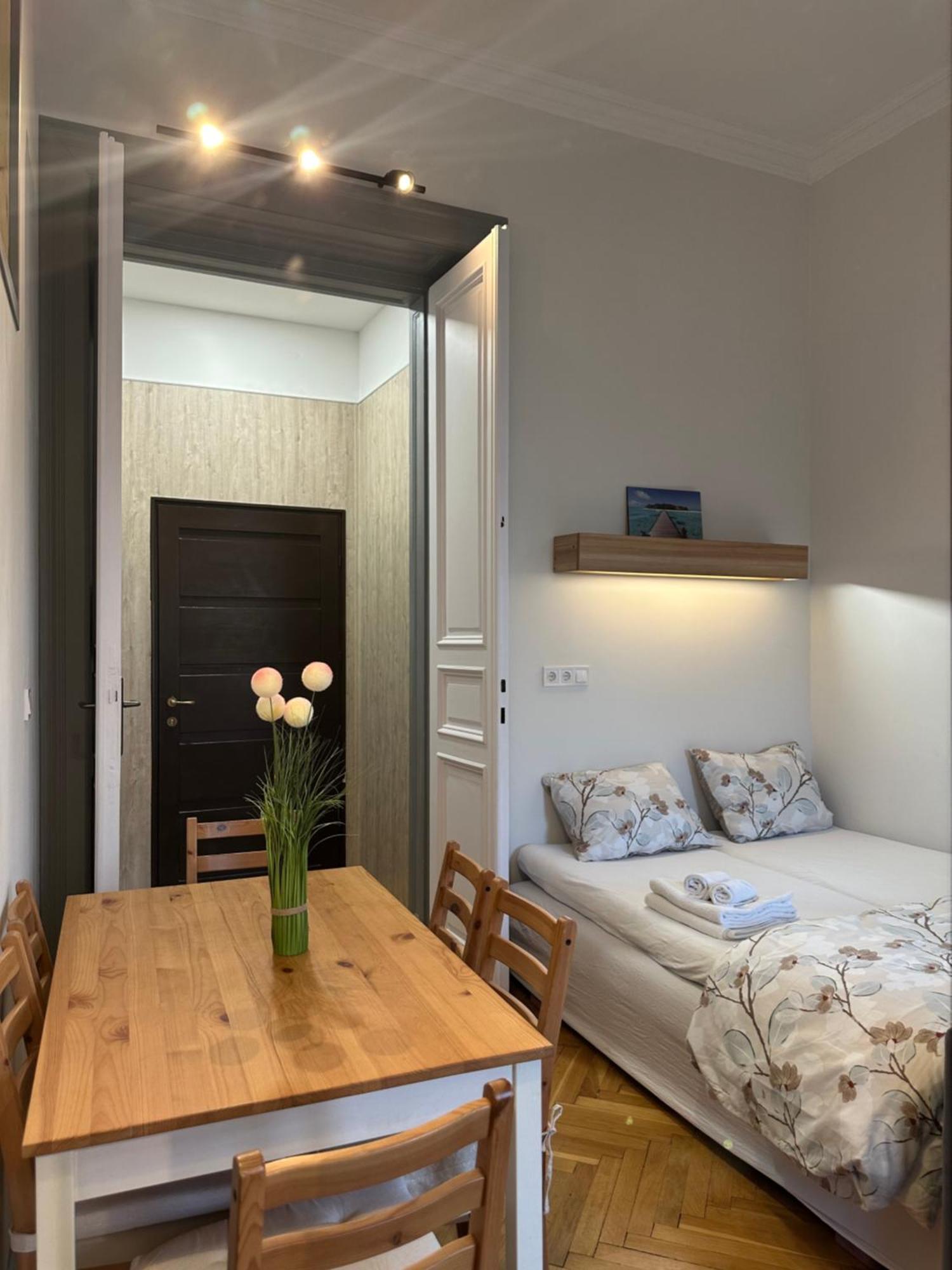Apartment Saffron Center Panoramic Balcony Budapest
