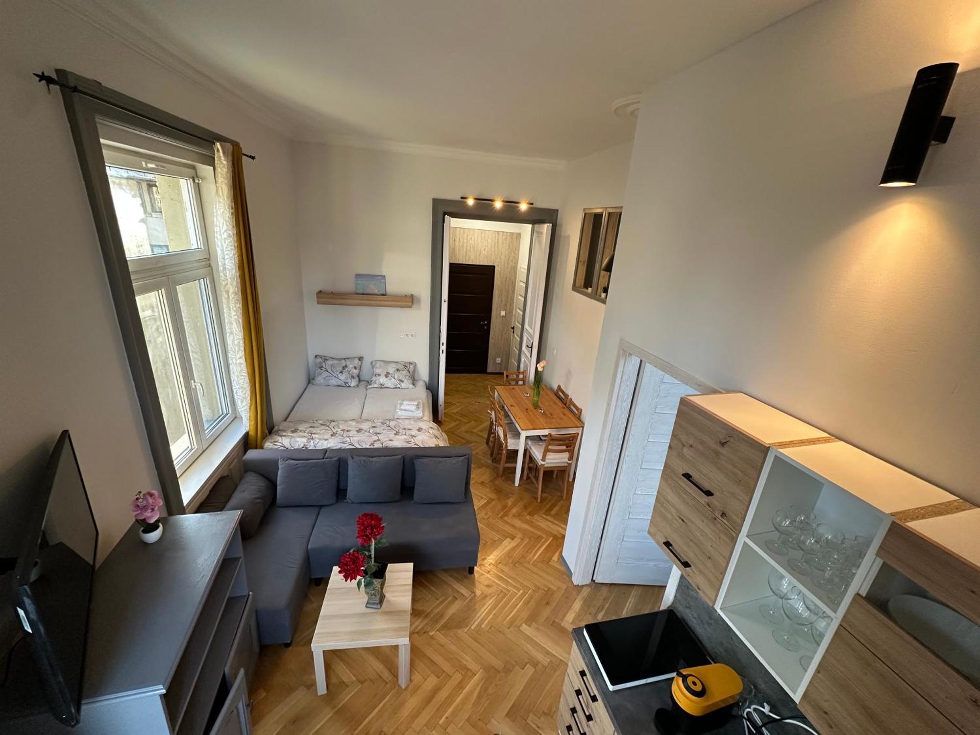Saffron Center Panoramic Balcony Apartment Budapest
